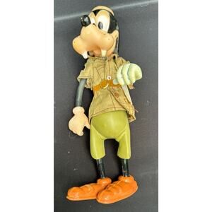 Vintage Walt Disneys Characters On Safari Goofy Used Missing Hat -A85
